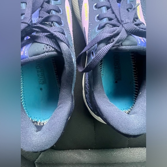 Brooks | Adrenaline GTS 22 Supportive Running Sneaker Shoes Womens 10 EU 42 - Picture 14 of 16